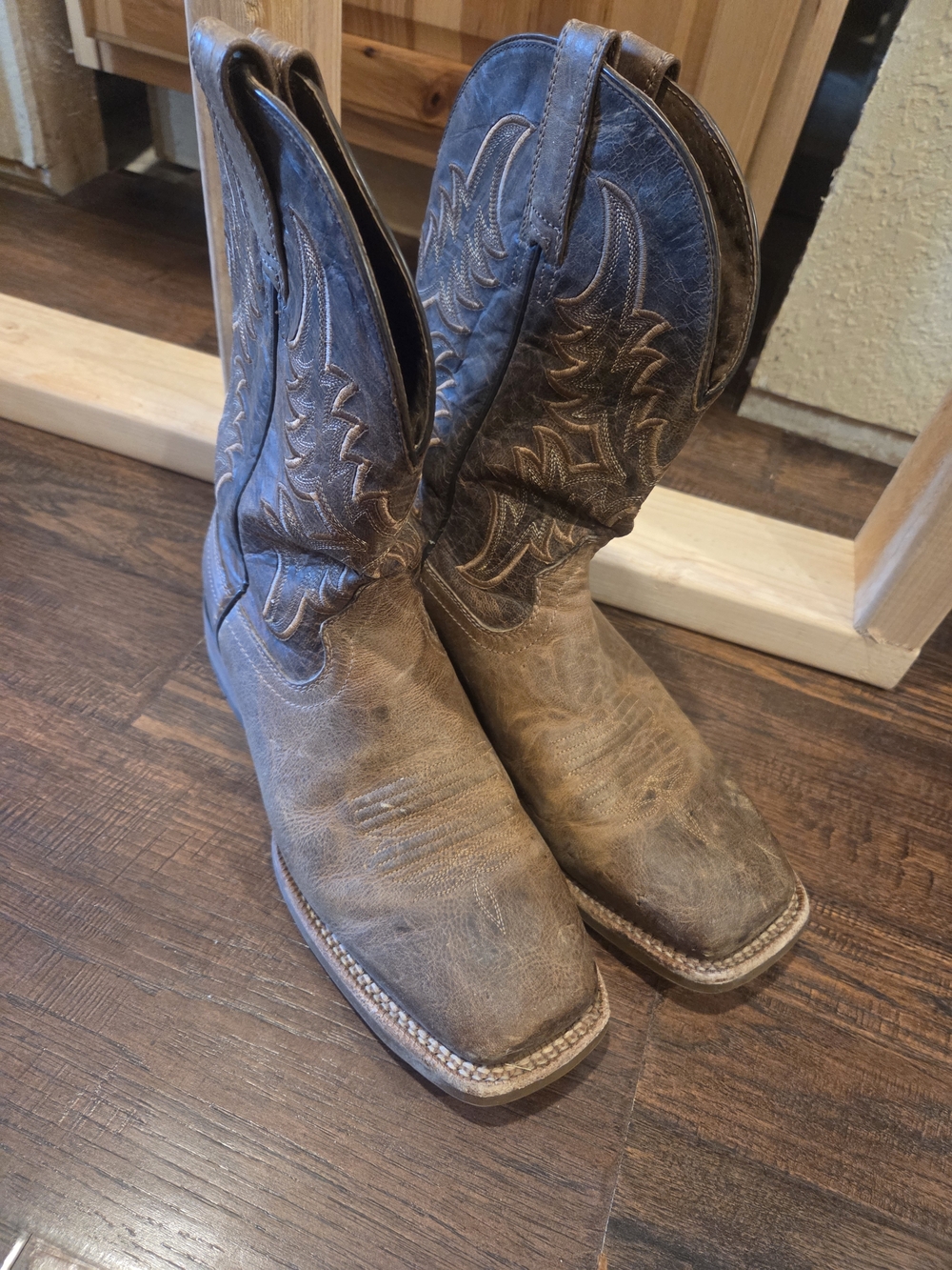 Ariat Men's Rustic Brown Leather Western Boots with Embroidered Shaft